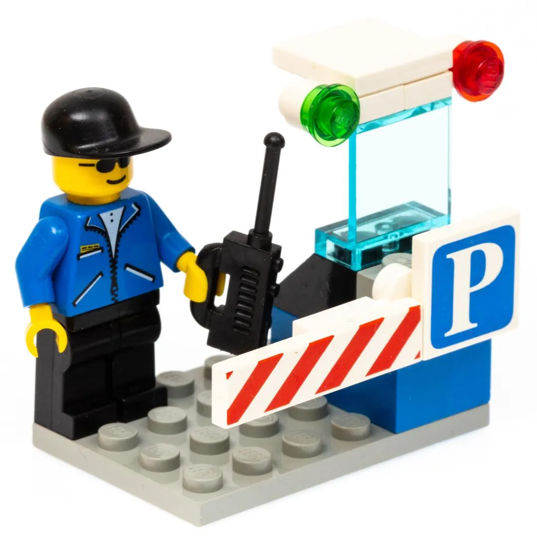 LEGO 2881-1 Parking Gate Attendant