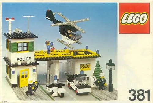 LEGO 381-2 Police Headquarters
