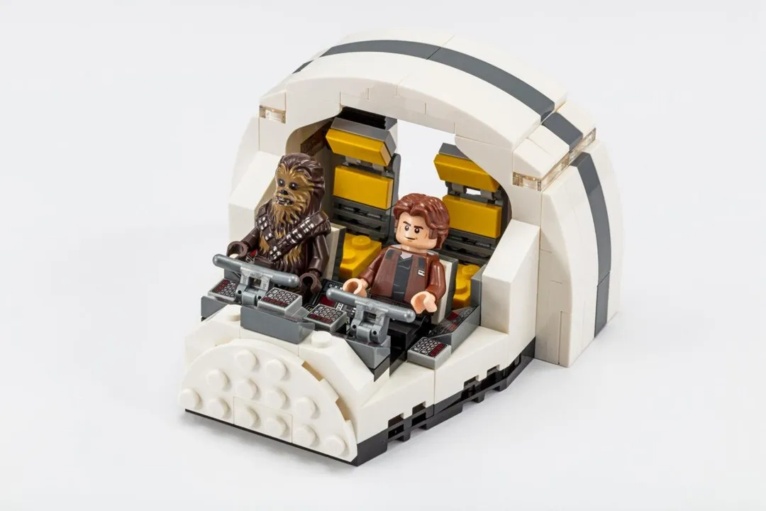 LEGO 75512-1 Millennium Falcon Cockpit