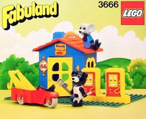 LEGO 3666-1 Petrol Station