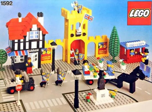 LEGO 1592-1 Town Square - Castle Scene