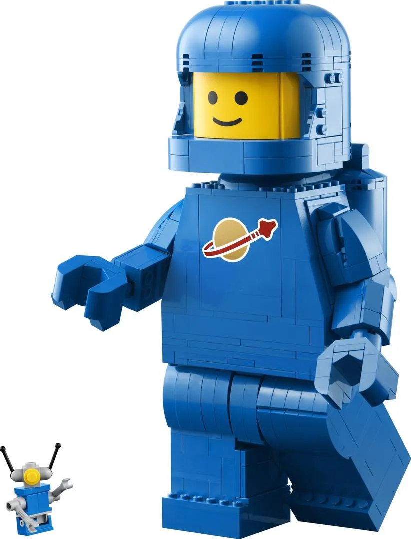 LEGO 40921-1 Up-Scaled Blue Astronaut Minifigure