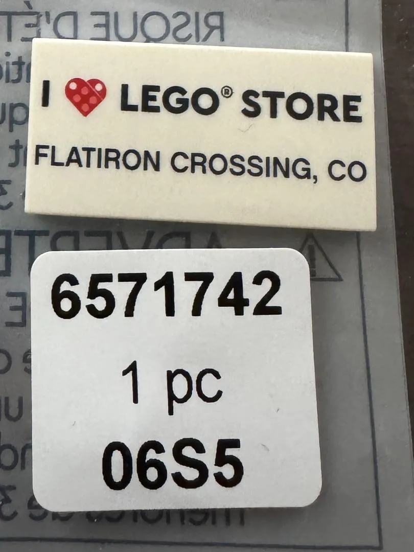 LEGO 6571742-1 I [Heart] LEGO Store Flatiron Crossing, CO Tile