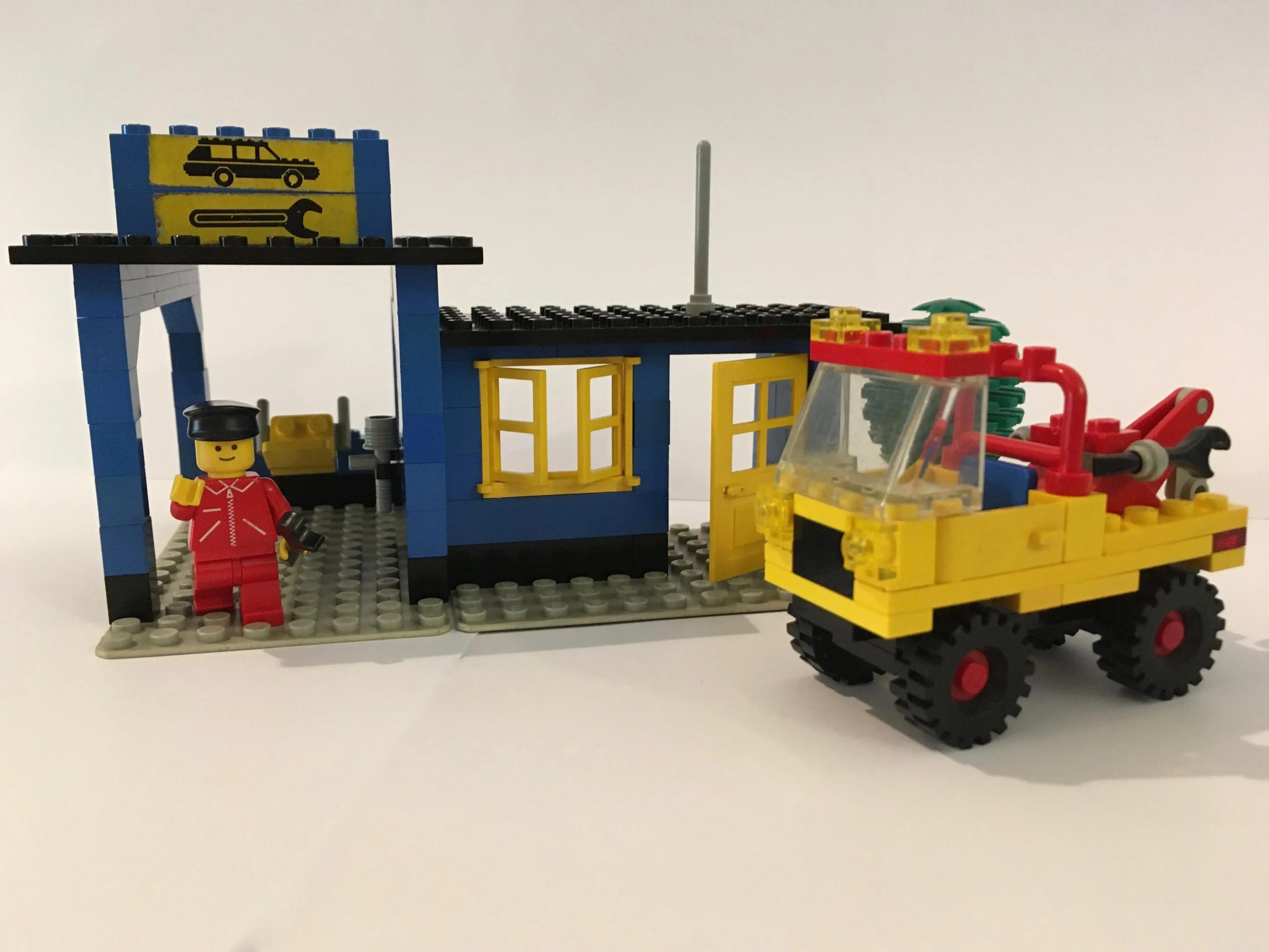 LEGO 6363-1 Auto Service Station